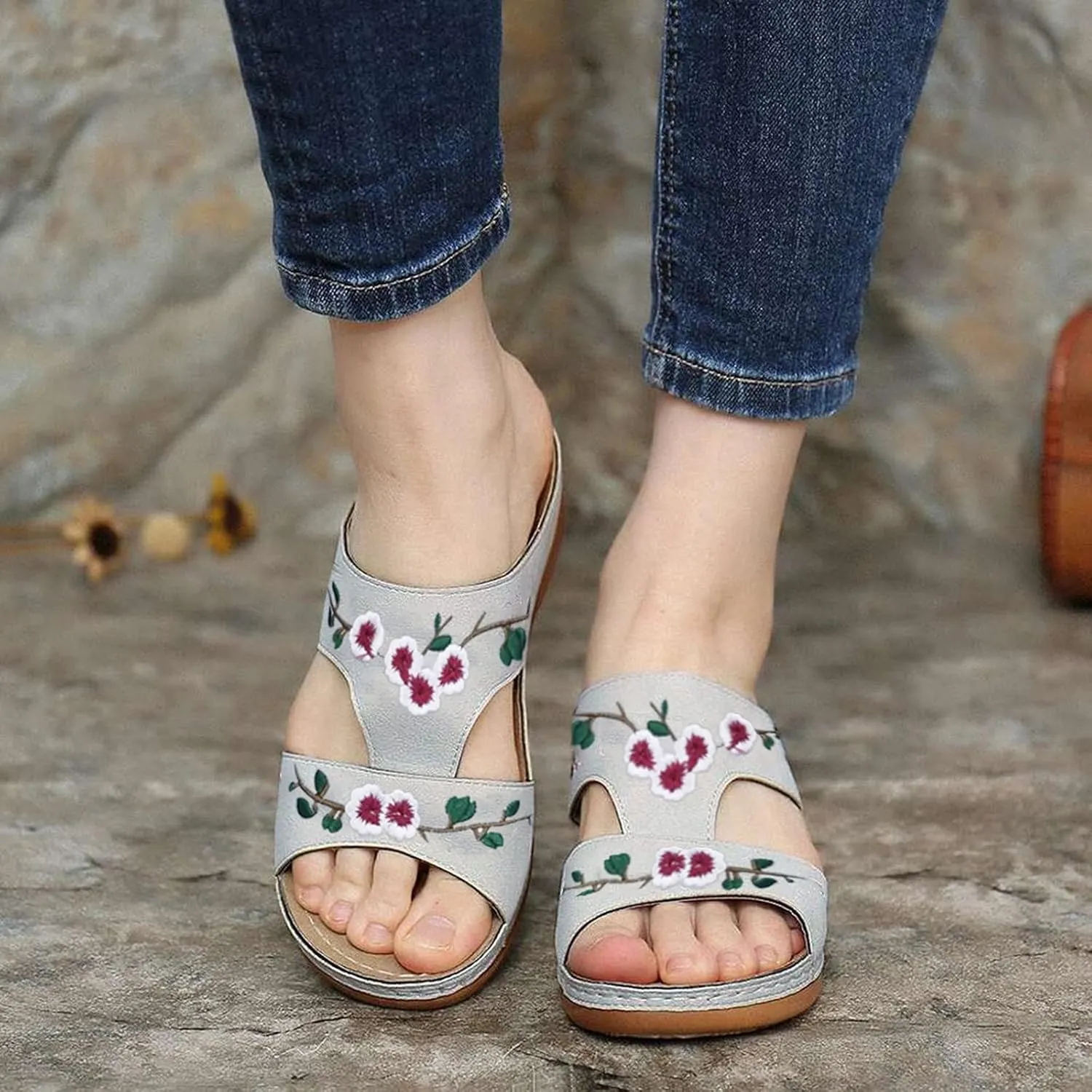 Women Wedge Sandals Dressy Embroidered Flip Flops Open Toe Slip On Summer Platform Beach Slippers Shoes for Casual Walking